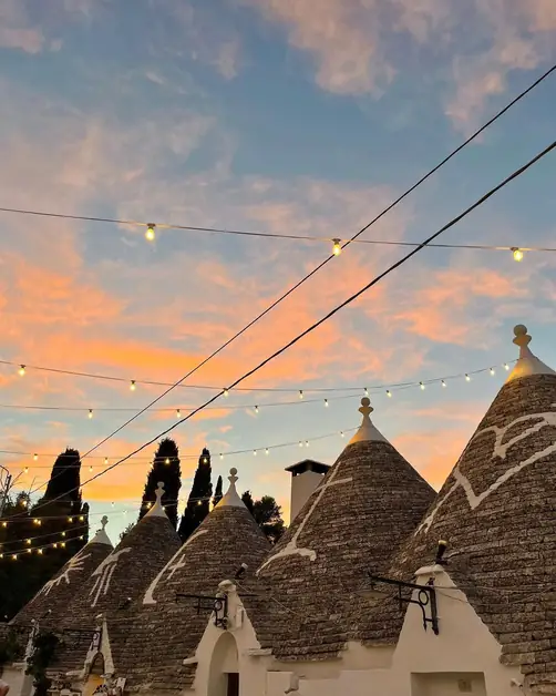 Alberobello al tramonto
