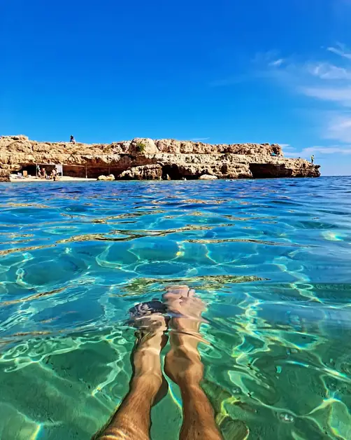 Cala Tres Huecos en Monopoli