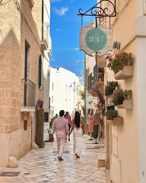 Nachtleben in Apulien: Monopoli gegen Polignano