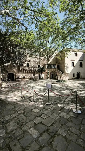 Découvrez le Château de Carovigno avec des visites nocturnes
