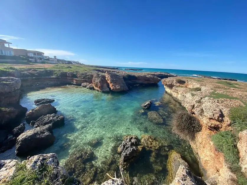 Découvrez la Magie de la Plage de la Gola à Carisciola