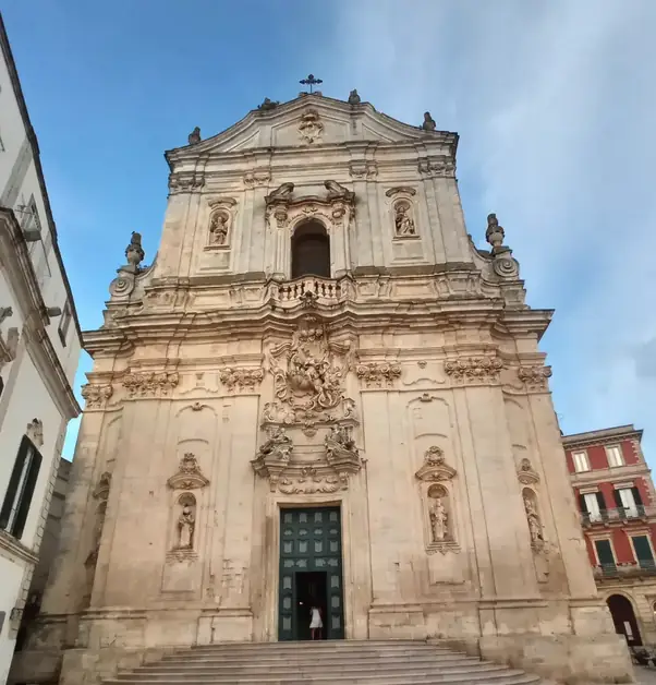 Scopri la Maestosità della Cattedrale di San Martino