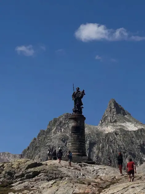Trekking Passo Gran San Bernardo per un'esperienza unica