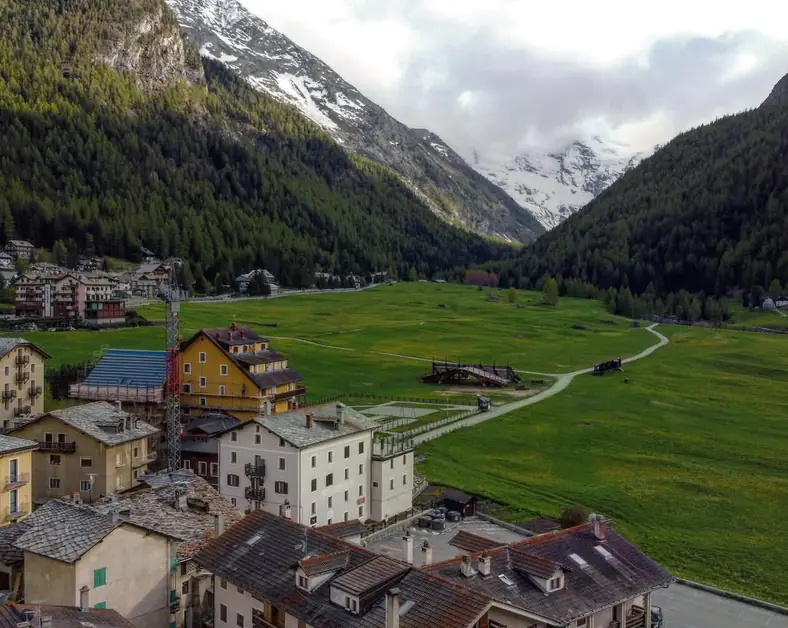 Das abendliche Leben in Cogne zwischen Entspannung und Natur