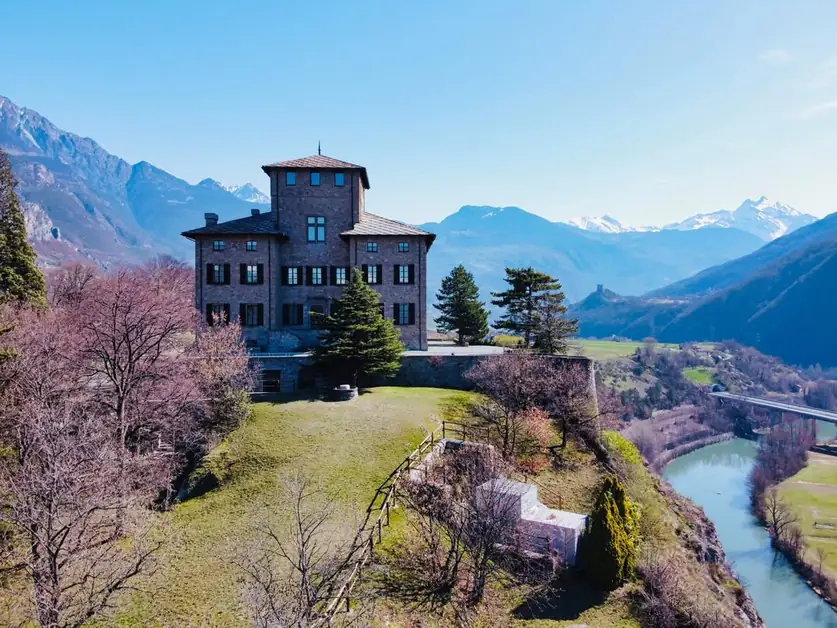Visita al Castillo Gamba entre arte y naturaleza