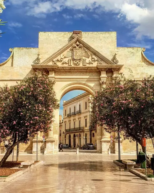 Le meravigliose porte antiche di Lecce da scoprire