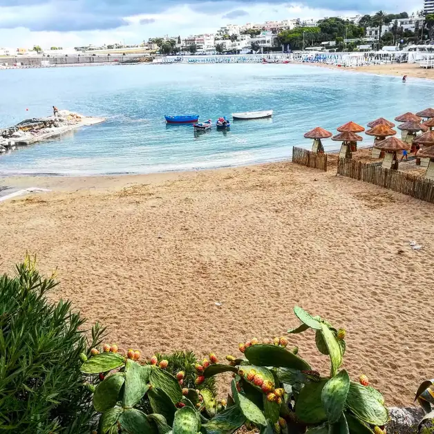 Le migliori spiagge di Trani per nuotare e rilassarsi