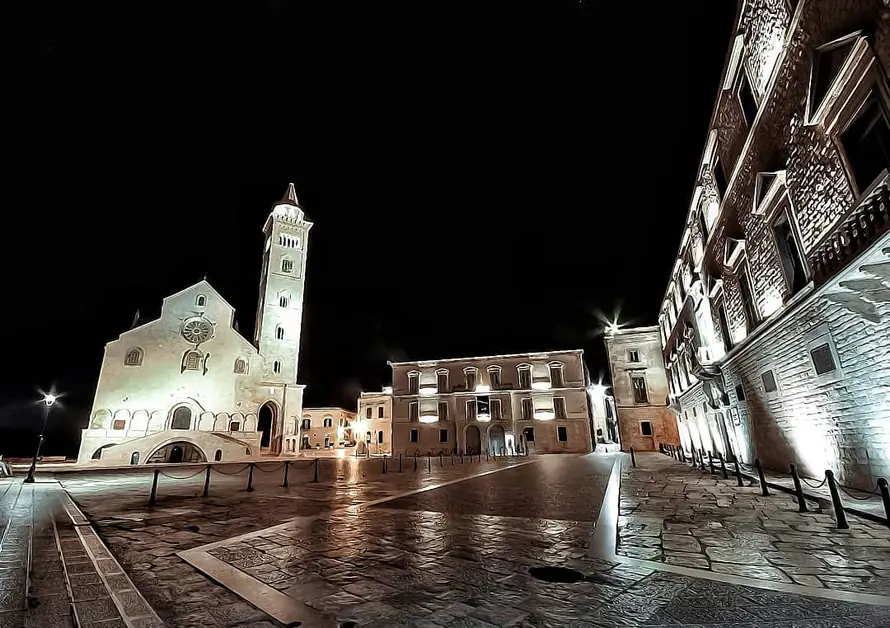 Trani di sera tra cibo e divertimento