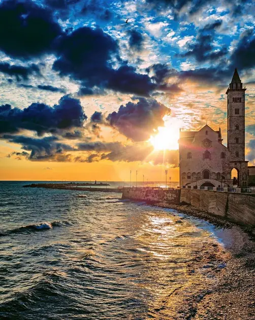Cattedrale di Trani tra storia e bellezza naturale
