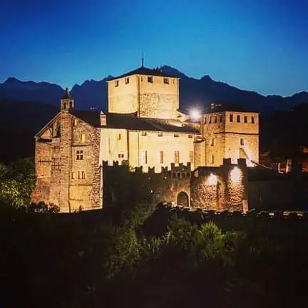 Visita al Castello Sarriod de La Tour senza stress