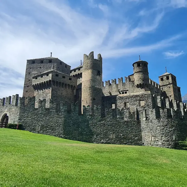 Visitez le Château de Fénis et découvrez son histoire