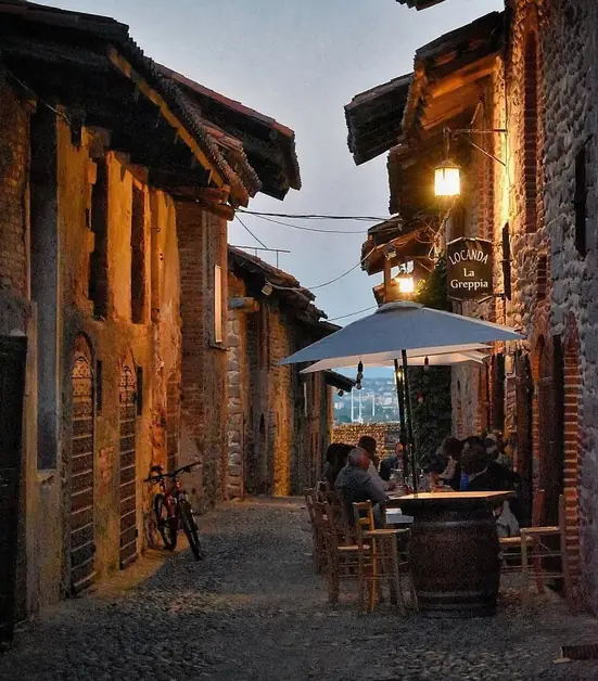 Guida completa alla visita del Ricetto di Candelo