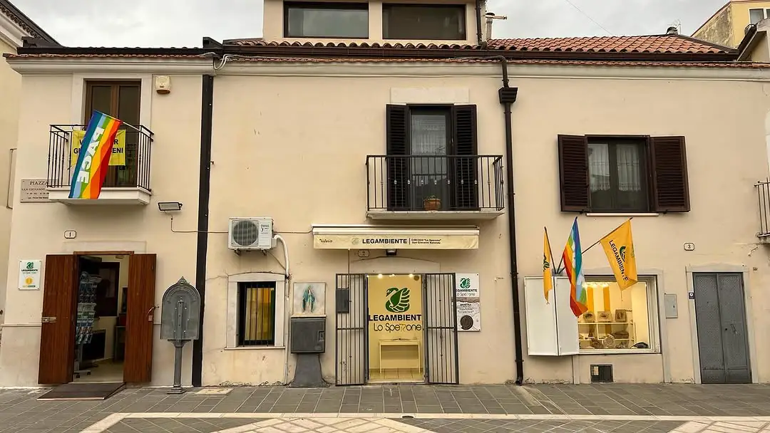 Explora la Exposición Lo Sperone en San Giovanni Rotondo