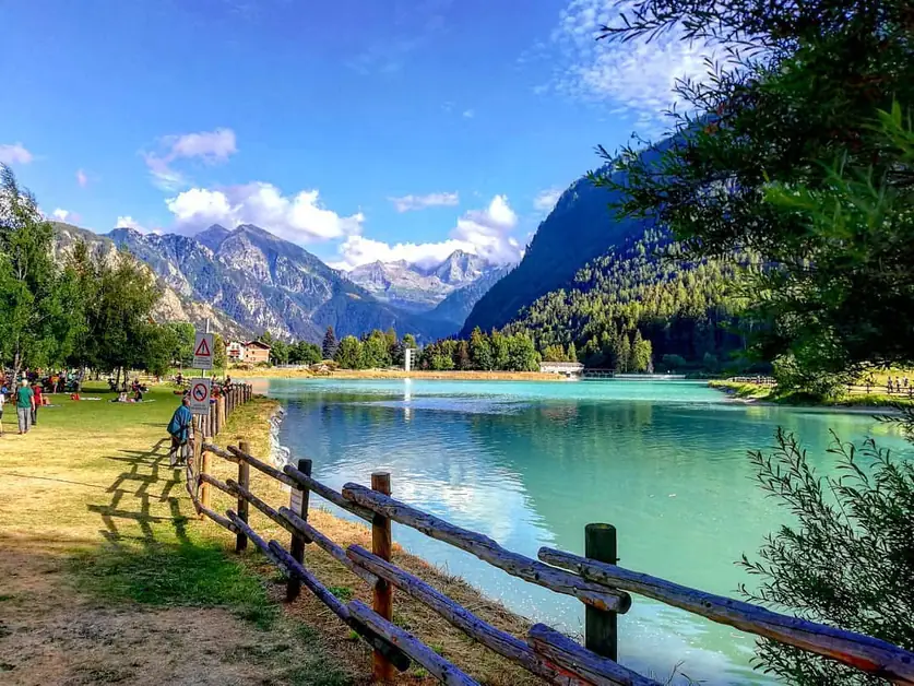 Le Lac de Brusson, un bijou de la Vallée d'Ayas