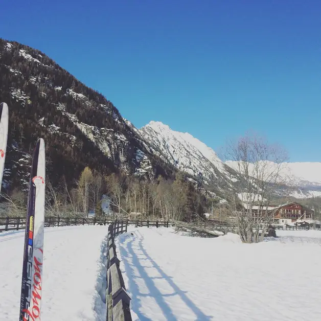 Skier à Brusson ou dans d'autres stations valdôtaines