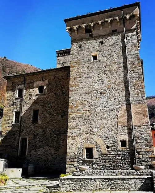 The Castle of Avise between history and medieval architecture