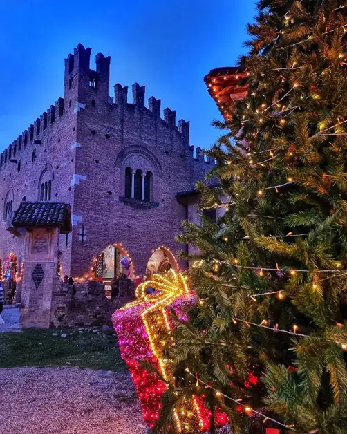 Visite au Château de Grazzano Visconti informations complètes