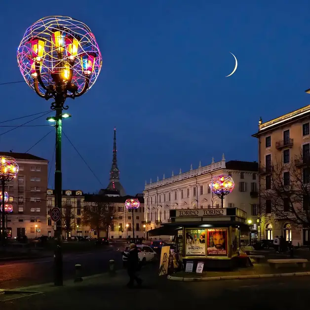 Luci dArtista Torino tra arte e magia invernale