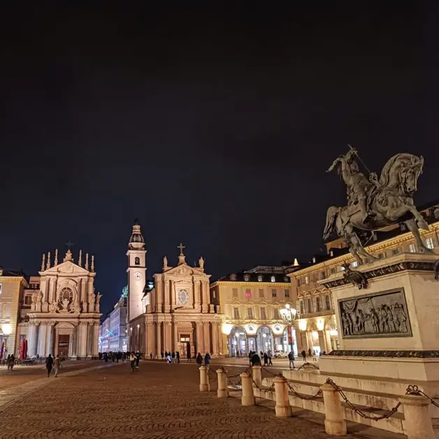 Piazza San Carlo in Turin zwischen Geschichte und Schönheit