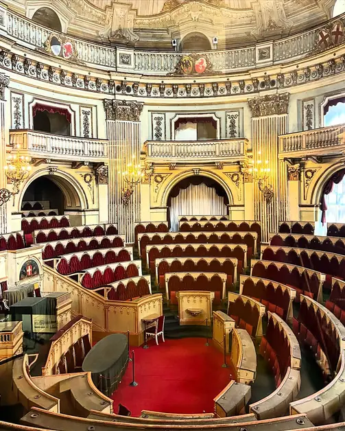 Die faszinierende Geschichte des Palazzo Carignano in Turin