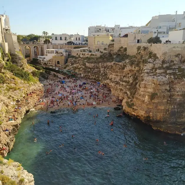 Avoiding Overtourism in Bari