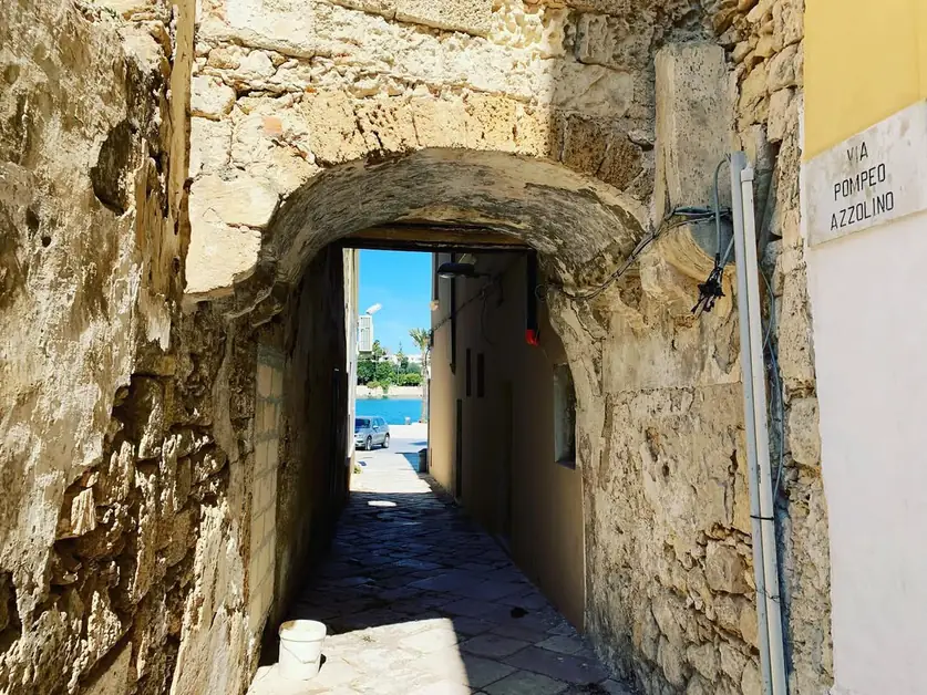 Discover the Arch of Brindisi
