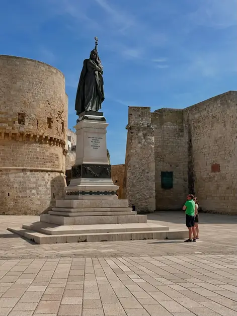 Discover the Lungomare degli Eroi in Otranto