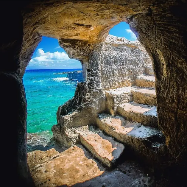 Discover the Magic of Grotta della Vora in Salento