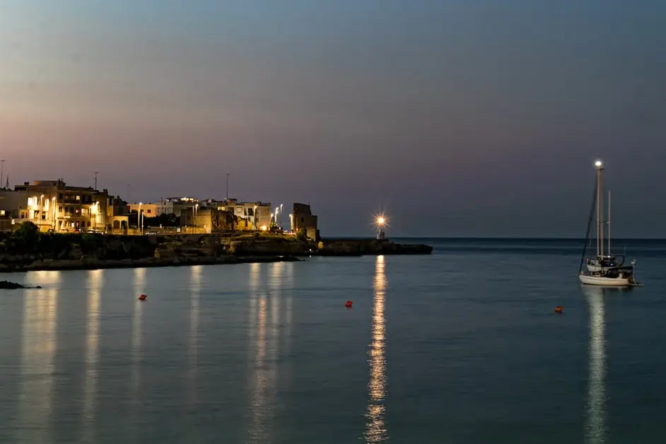 Discover where to park for free in Otranto
