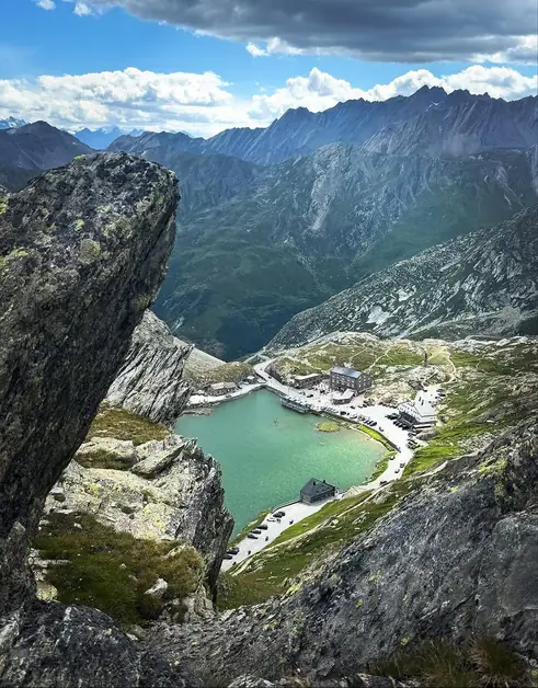 Discover the Enchanting Valle di Loo and Obre Loo Village