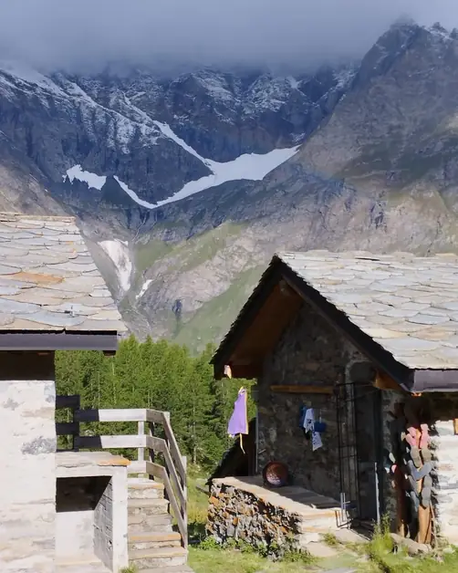 Discover the Marmot Refuge in Gran Paradiso
