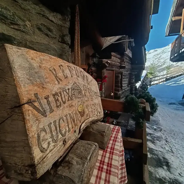 Discover the Vieux Crest Refuge in Val d'Ayas