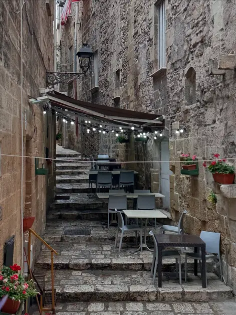 Gastronomy and culture in the heart of Taranto Vecchia