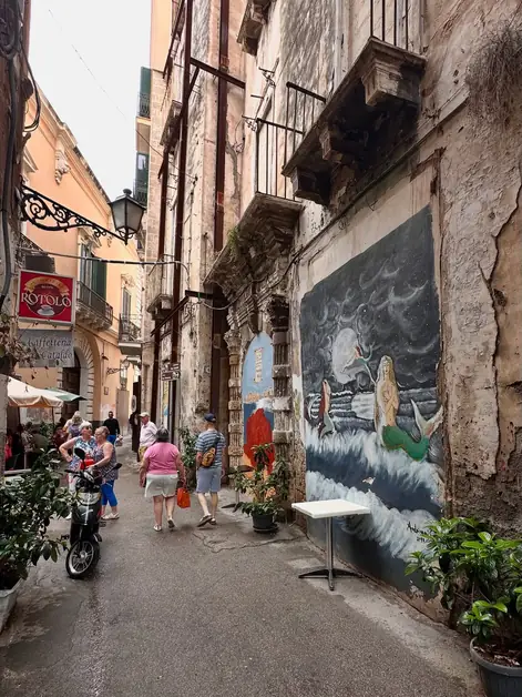 Murals of Taranto Vecchia between art and history