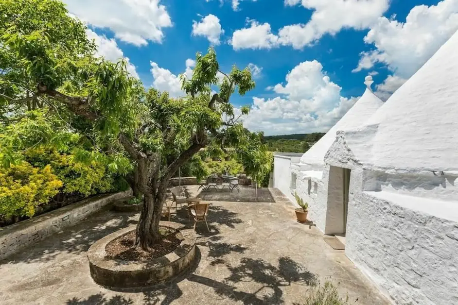Pascarosa among trulli and nature for a unique escape