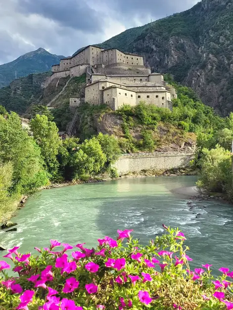 The Castello di Bard between history and military architecture