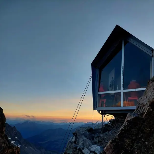 Adventure at Bivacco Pasqualetti at 3290 meters