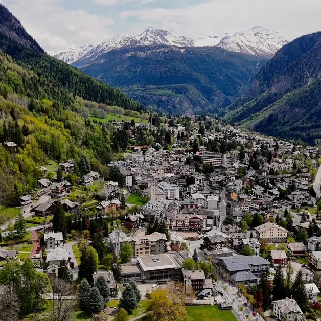 Complete guide to parking and ZTL in Courmayeur
