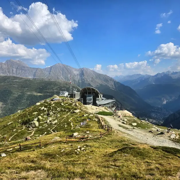 Explore Punta Helbronner with the Skyway Monte Bianco