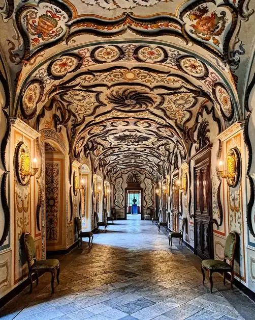 Explore the Royal Castle of Sarre and its treasures