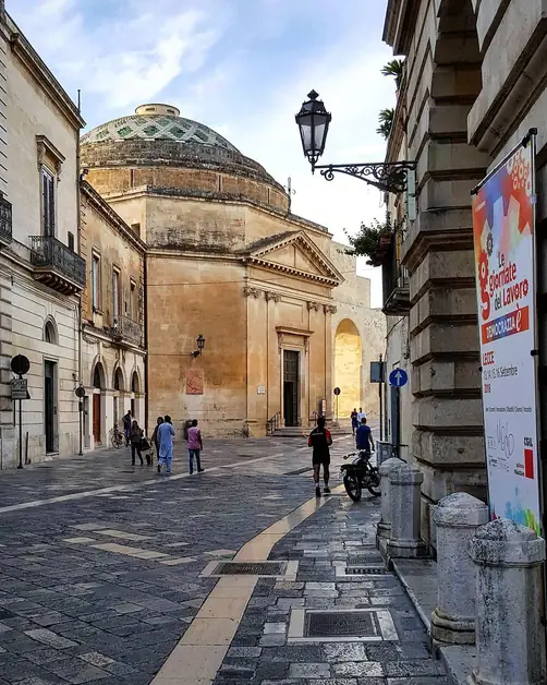 Explore the wonders of Lecce between history and food