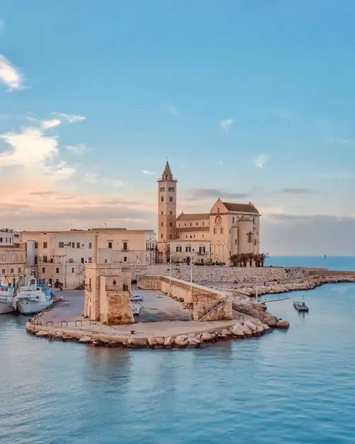 Mobility Guide for Tourists in Trani