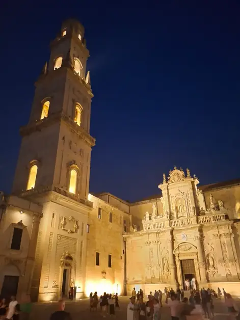 The magic of Piazza Duomo in Lecce at night