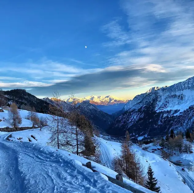 Best parking options for skiing in Champorcher