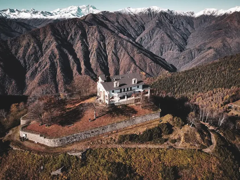 Easy hike to the Sanctuary of San Bernardo