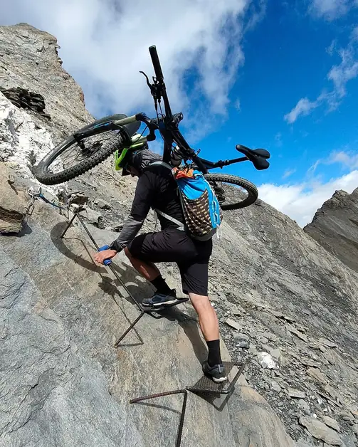 The best trekking and mountain bike routes in Courmayeur