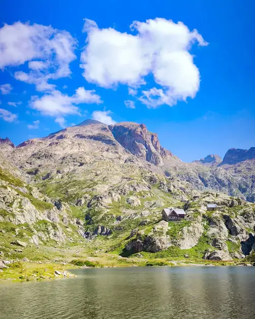 The enchanting Lei Long lakes and their beauty