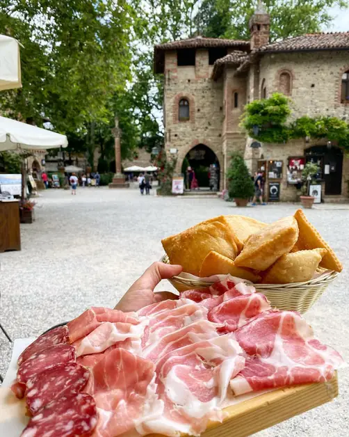 Costs and typical dishes to try in Grazzano Visconti