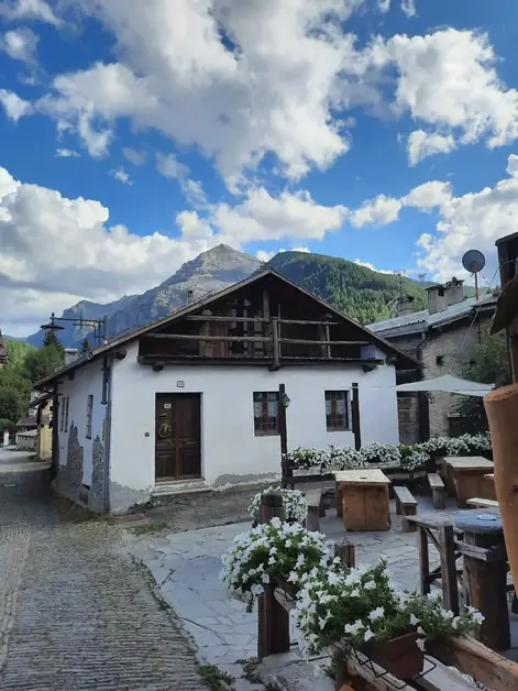 Plan di Pragelato between history and alpine traditions