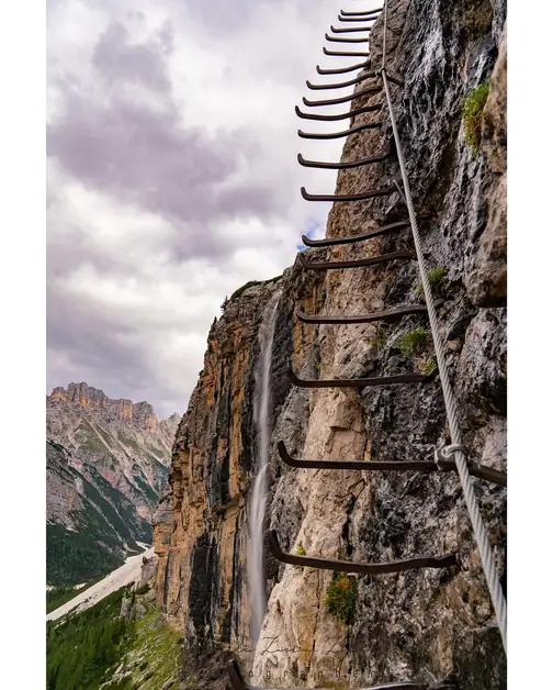 The Menighel Ladder between history and adventure